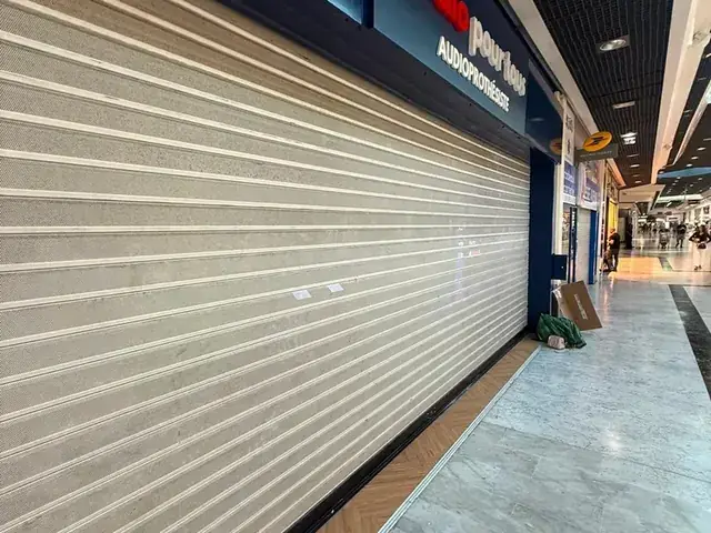Rideau métallique d’une boutique, réalisation ERM Service